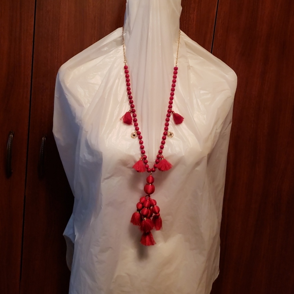 Knitted necklace